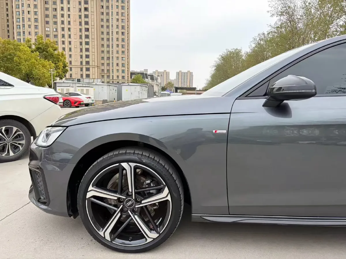 2024 Audi A4L 2.0T 190HP L4 7DCT,autocango,china used car exporter,china ev exporter,chinese used car exporter,chinese used ev exporter