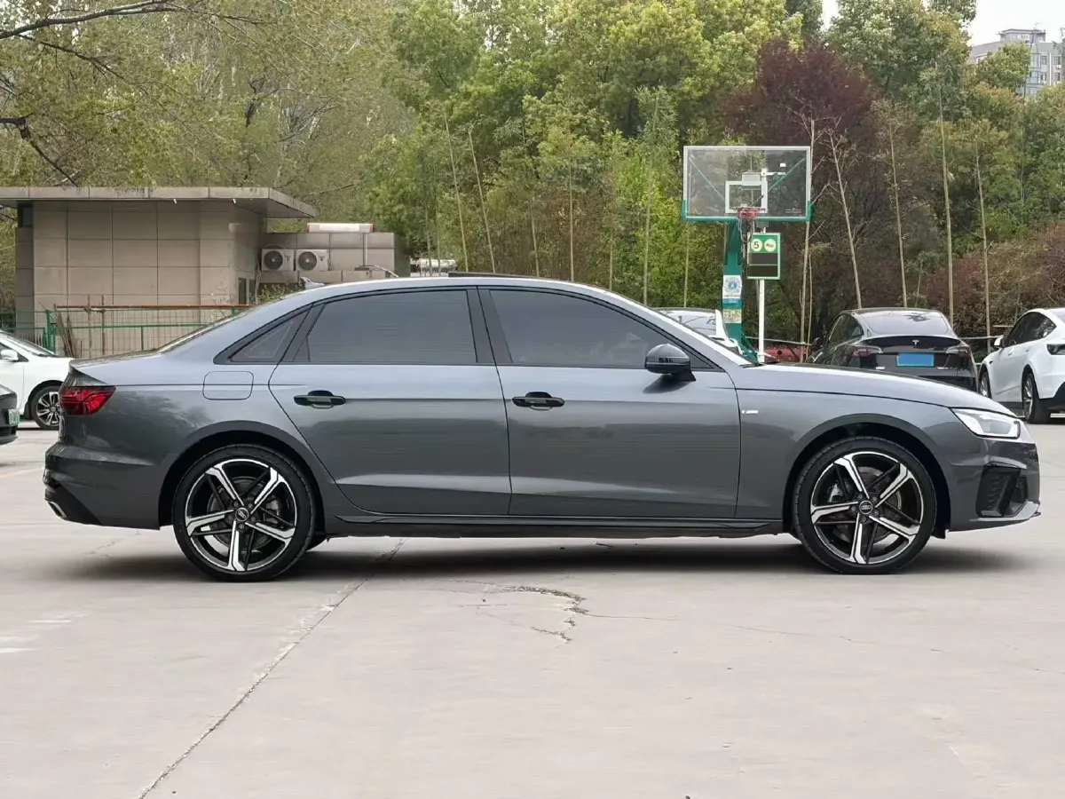 2024 Audi A4L 2.0T 190HP L4 7DCT,autocango,china used car exporter,china ev exporter,chinese used car exporter,chinese used ev exporter