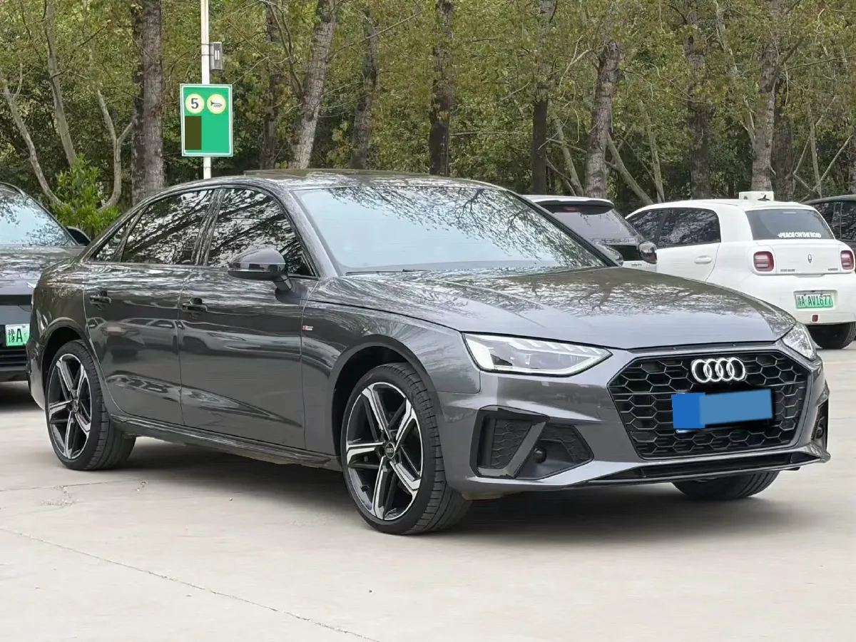 2024 Audi A4L 2.0T 190HP L4 7DCT,autocango,china used car exporter,china ev exporter,chinese used car exporter,chinese used ev exporter