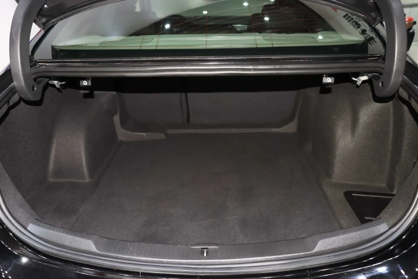 2021 Buick Larcosse 2.0T 237HP L4 9AT,autocango,china used car exporter,china ev exporter,chinese used car exporter,chinese used ev exporter