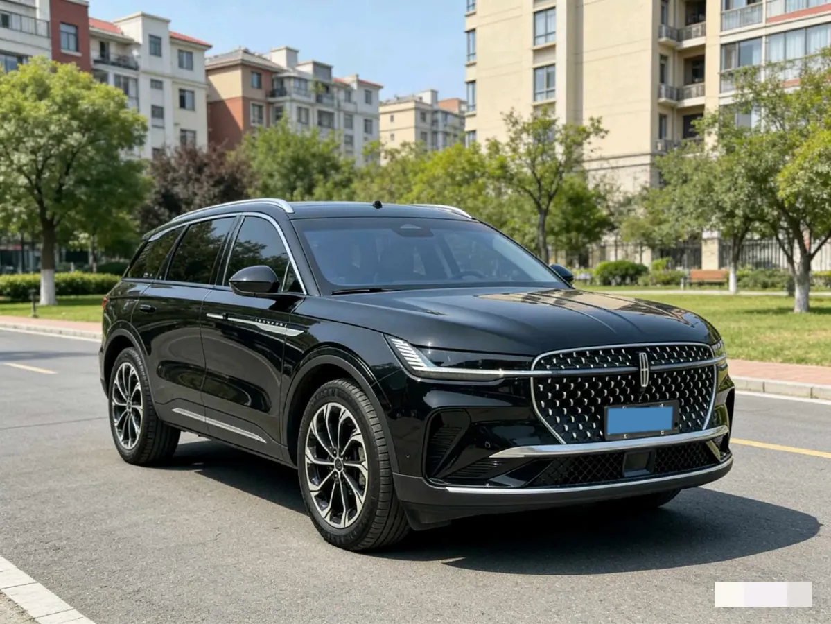 2023 Lincoln Nautilus 2.0T 261HP L4 8AT,autocango,china used car exporter,china ev exporter,chinese used car exporter,chinese used ev exporter