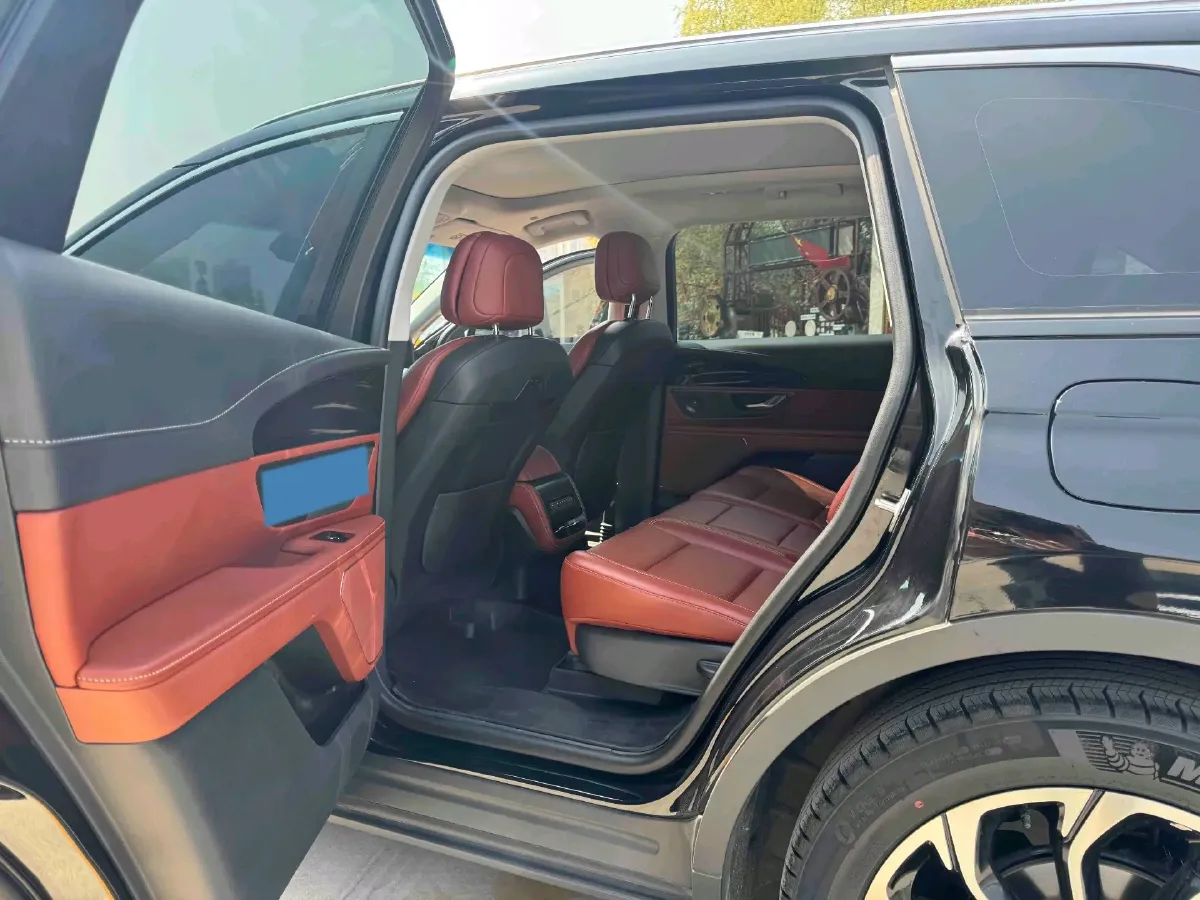 2023 Lincoln Nautilus 2.0T 261HP L4 8AT,autocango,china used car exporter,china ev exporter,chinese used car exporter,chinese used ev exporter