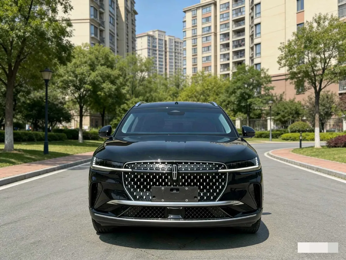 2023 Lincoln Nautilus 2.0T 261HP L4 8AT,autocango,china used car exporter,china ev exporter,chinese used car exporter,chinese used ev exporter