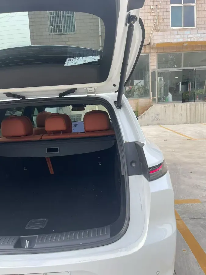 2024 Li L6 Range Extended 154HP L4 REEV 36.8KWH,autocango,china used car exporter,china ev exporter,chinese used car exporter,chinese used ev exporter