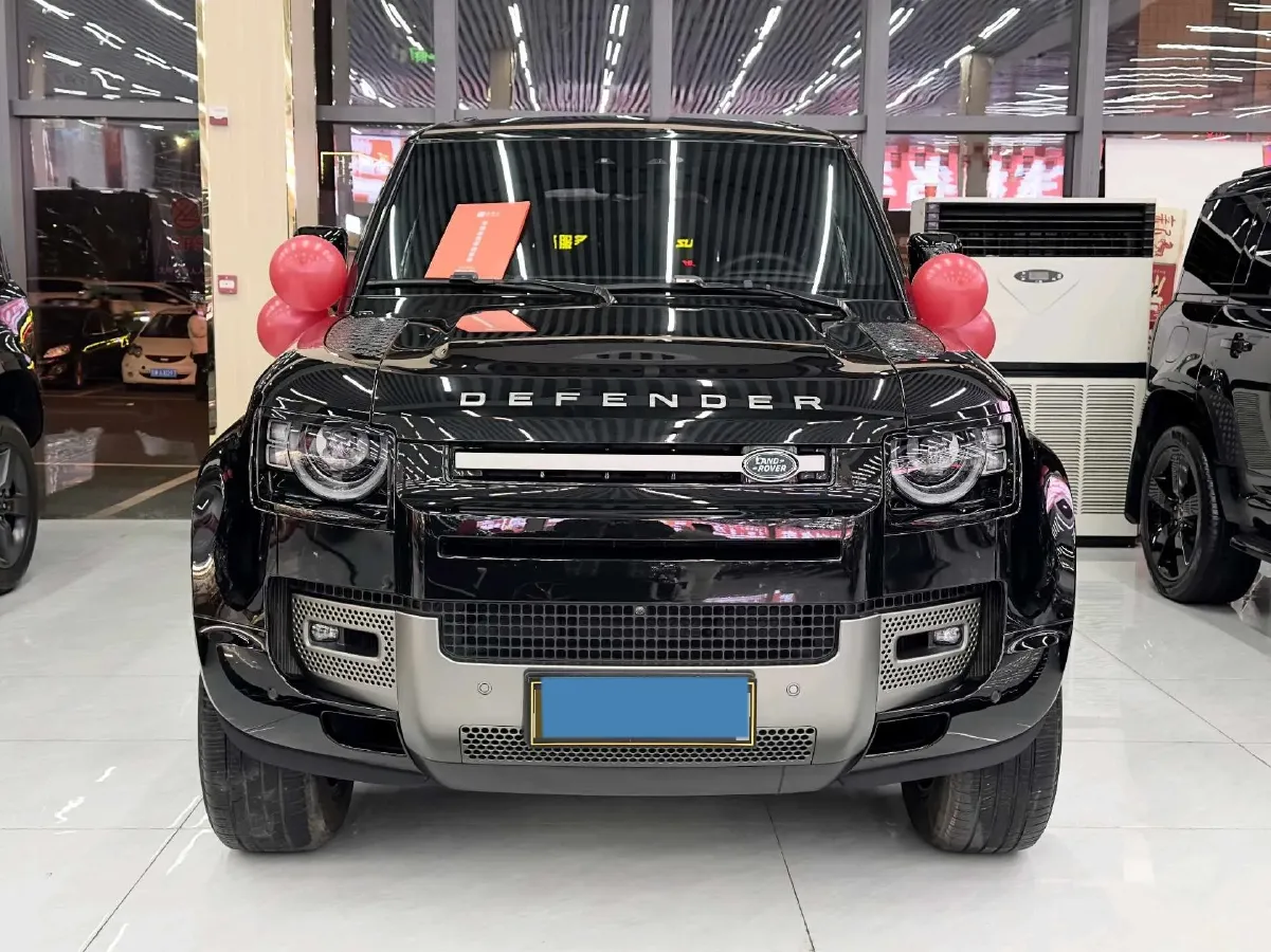 2024 Land Rover Defender 3.0T 400HP L6 8AT,autocango,china used car exporter,china ev exporter,chinese used car exporter,chinese used ev exporter