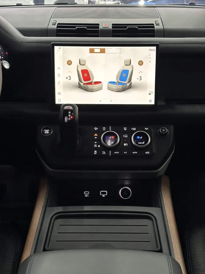 2024 Land Rover Defender 3.0T 400HP L6 8AT,autocango,china used car exporter,china ev exporter,chinese used car exporter,chinese used ev exporter