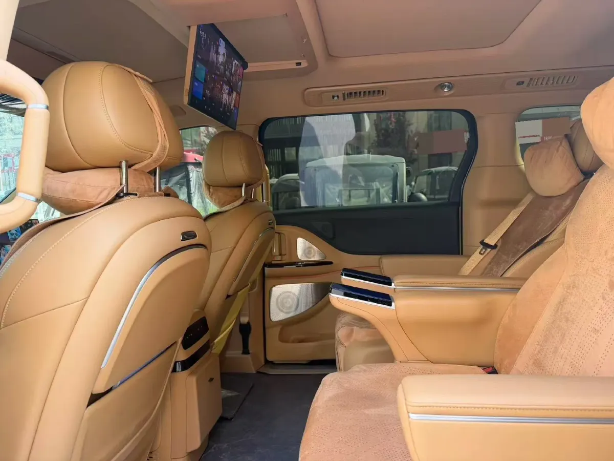 2025 Voyah Dream 1.5T 150HP L4 PHEV 41.7KWH,autocango,china used car exporter,china ev exporter,chinese used car exporter,chinese used ev exporter