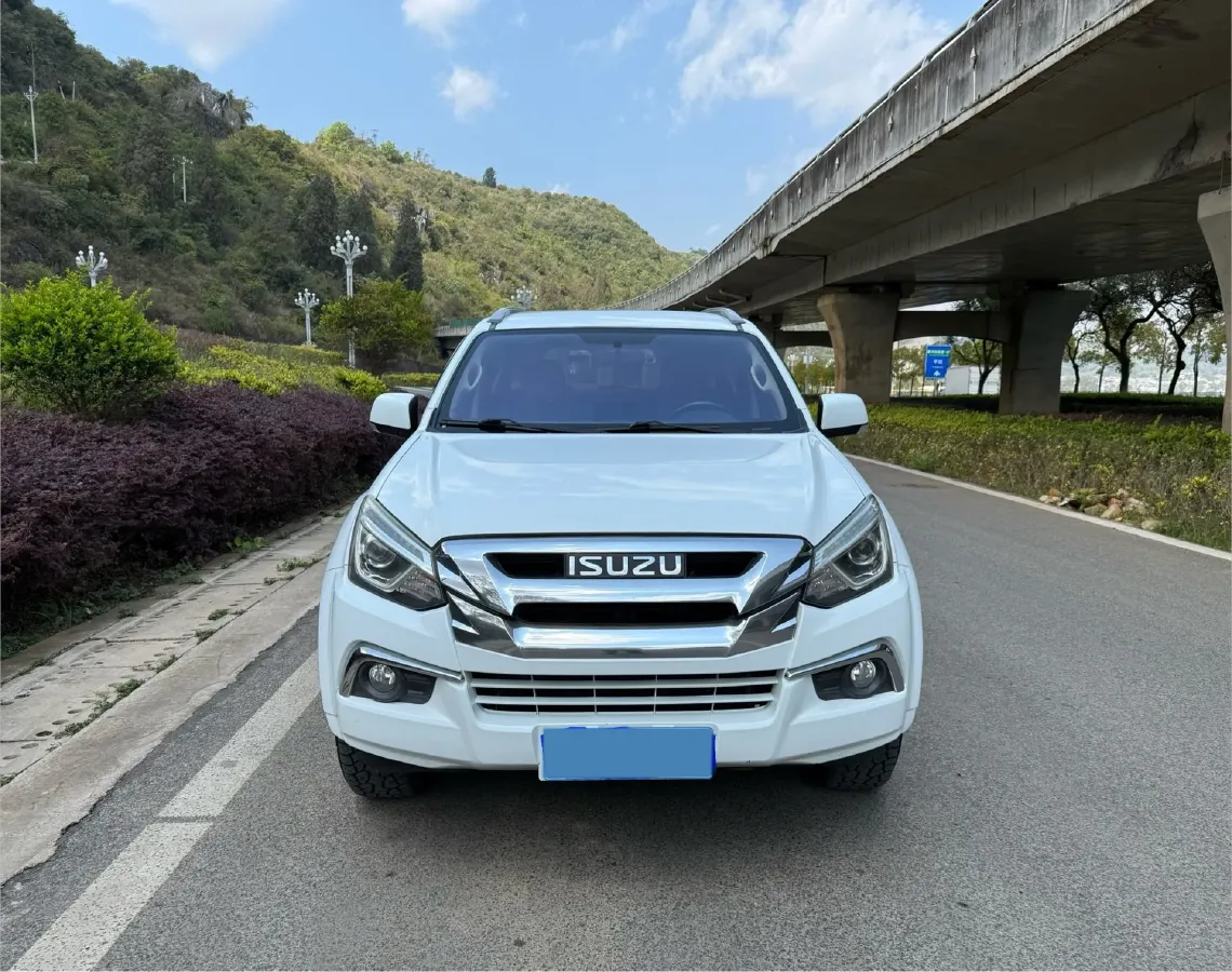 2018 Isuzu Mu-X 3.0T 177HP L4 6AT,autocango,china used car exporter,china ev exporter,chinese used car exporter,chinese used ev exporter