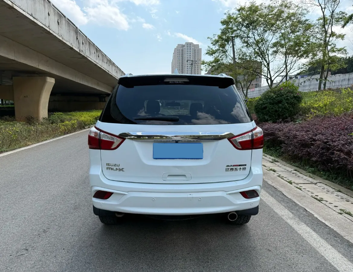 2018 Isuzu Mu-X 3.0T 177HP L4 6AT,autocango,china used car exporter,china ev exporter,chinese used car exporter,chinese used ev exporter