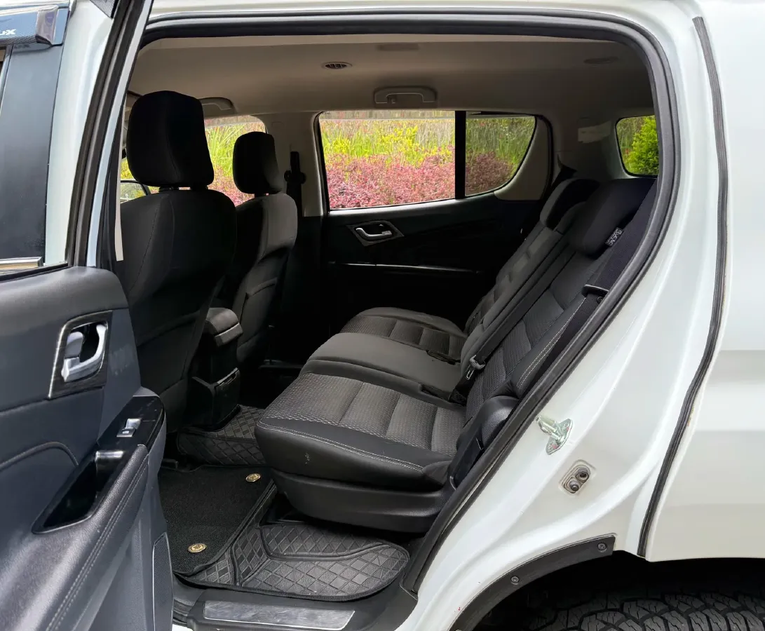 2018 Isuzu Mu-X 3.0T 177HP L4 6AT,autocango,china used car exporter,china ev exporter,chinese used car exporter,chinese used ev exporter