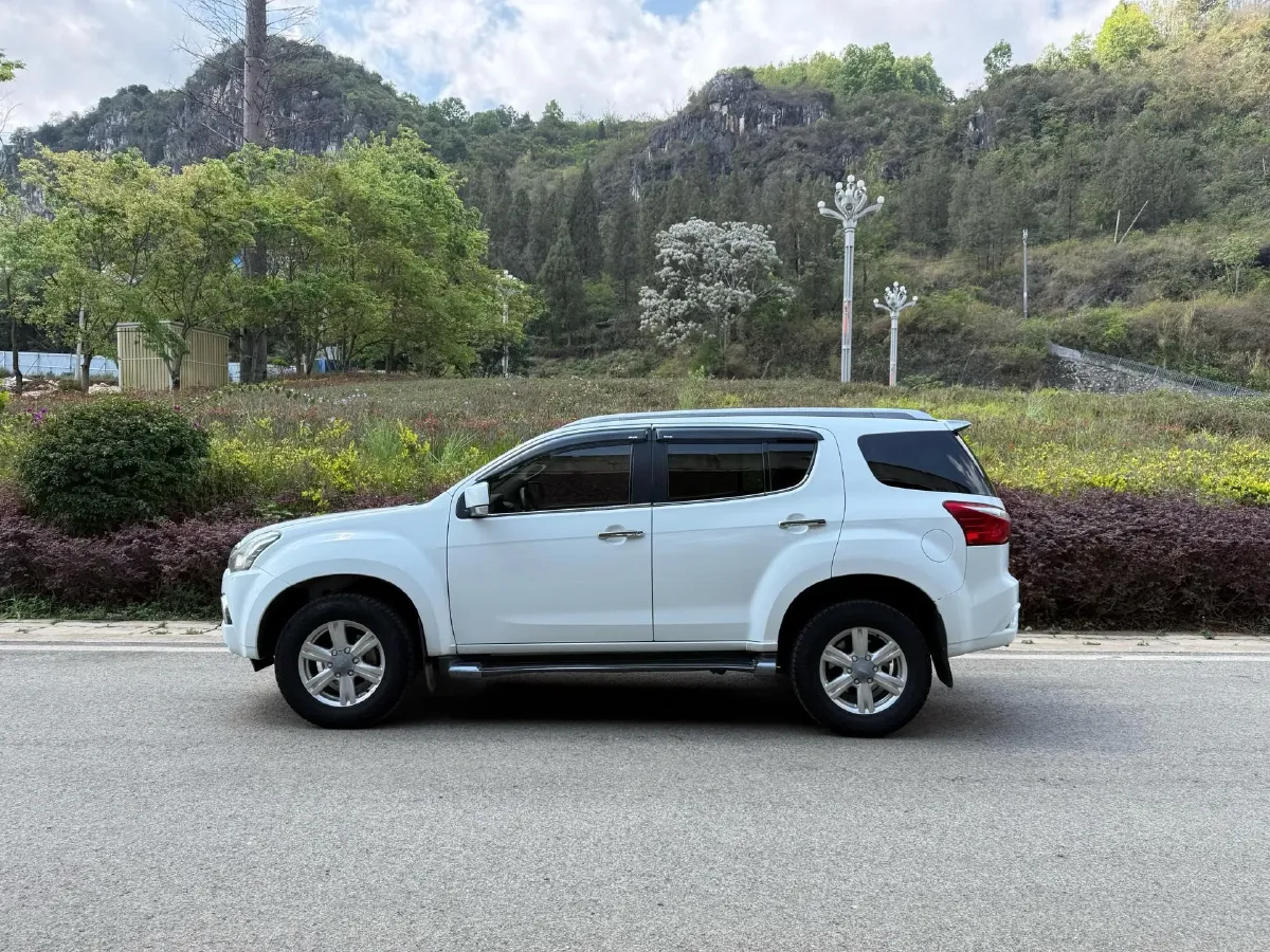 2018 Isuzu Mu-X 3.0T 177HP L4 6AT,autocango,china used car exporter,china ev exporter,chinese used car exporter,chinese used ev exporter