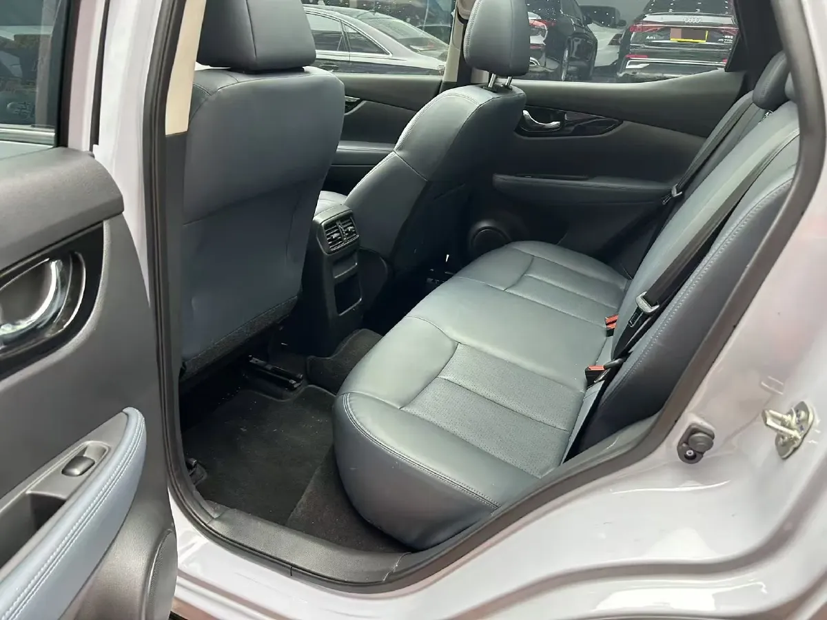 2025 Nissan Qashqai 2.0L 151HP L4 CVT,autocango,china used car exporter,china ev exporter,chinese used car exporter,chinese used ev exporter
