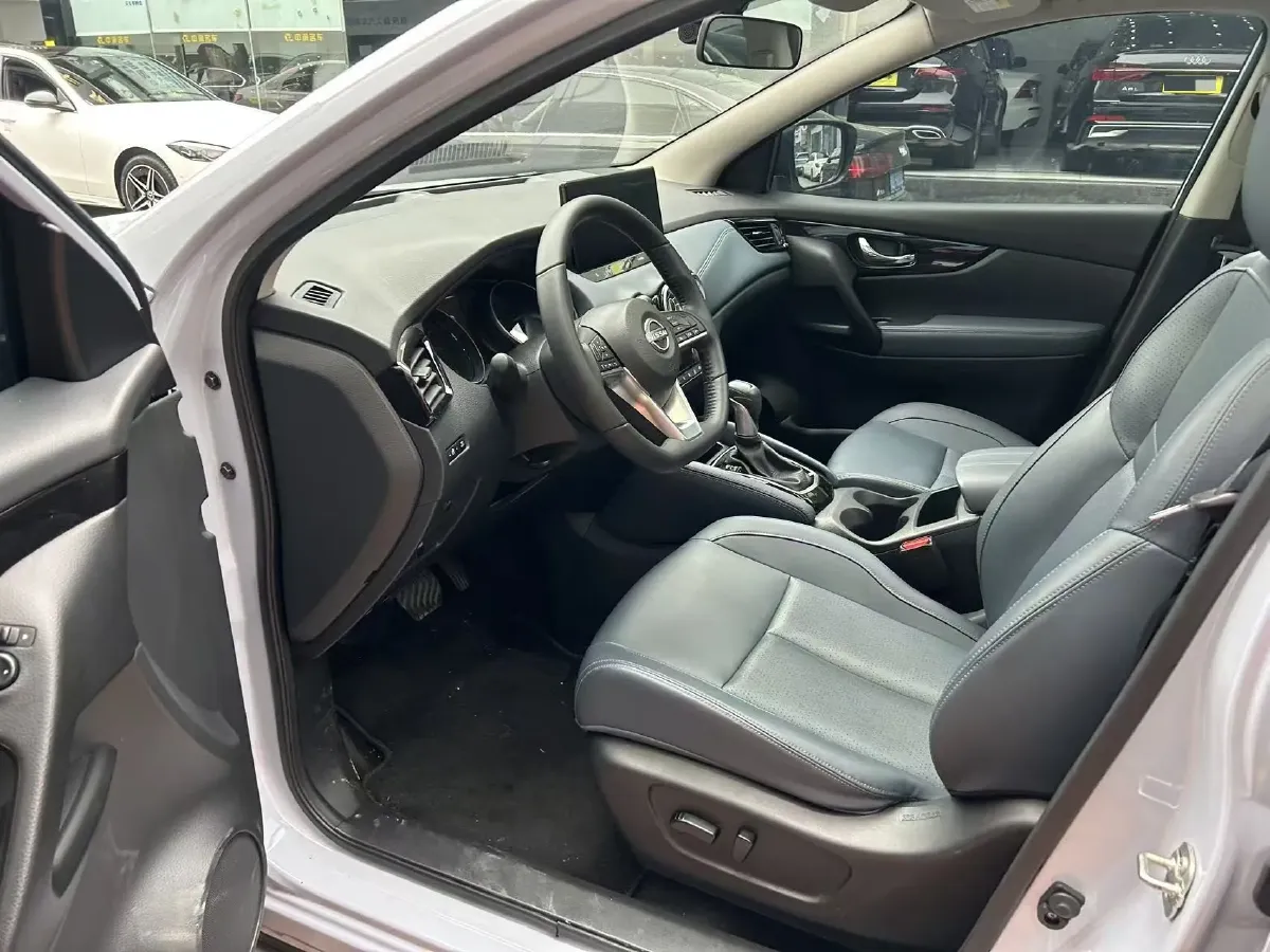 2025 Nissan Qashqai 2.0L 151HP L4 CVT,autocango,china used car exporter,china ev exporter,chinese used car exporter,chinese used ev exporter