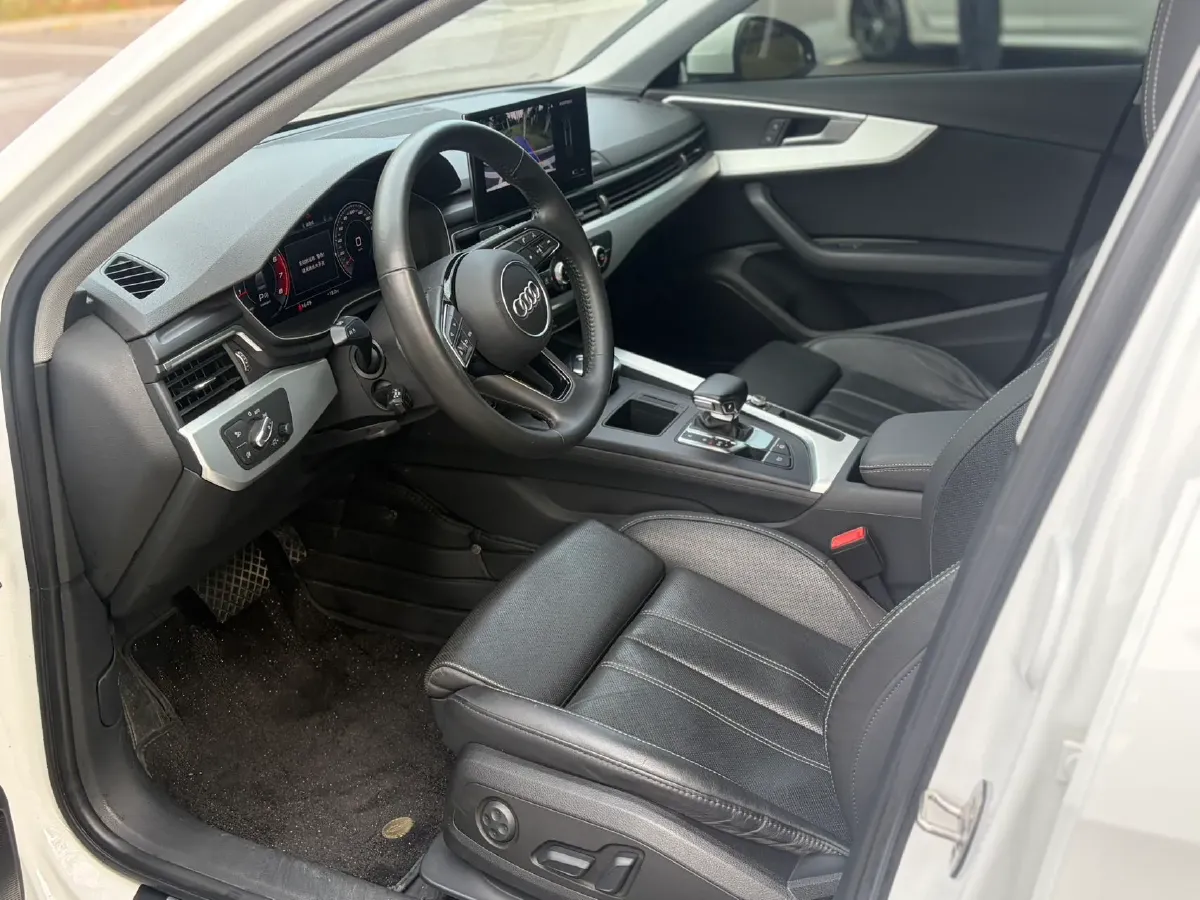 2020 Audi A4L 2.0T 190HP L4 7DCT,autocango,china used car exporter,china ev exporter,chinese used car exporter,chinese used ev exporter