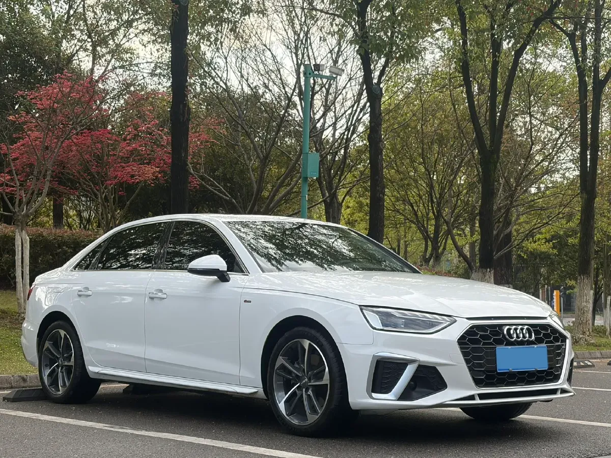 2020 Audi A4L 2.0T 190HP L4 7DCT,autocango,china used car exporter,china ev exporter,chinese used car exporter,chinese used ev exporter