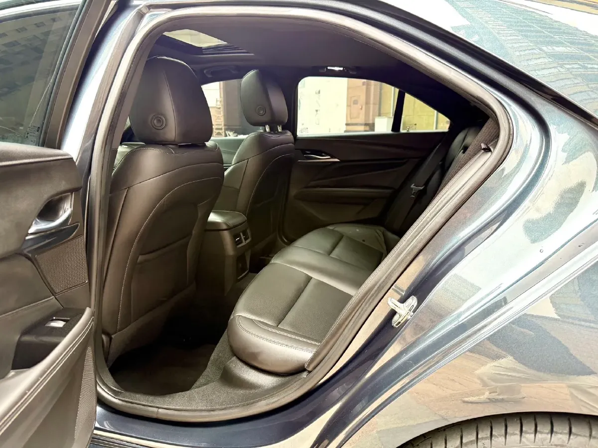 2021 Cadillac CT4 2.0T 237HP L4 8AT,autocango,china used car exporter,china ev exporter,chinese used car exporter,chinese used ev exporter