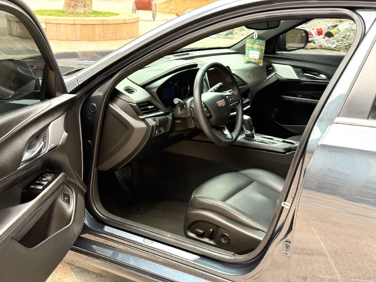 2021 Cadillac CT4 2.0T 237HP L4 8AT,autocango,china used car exporter,china ev exporter,chinese used car exporter,chinese used ev exporter