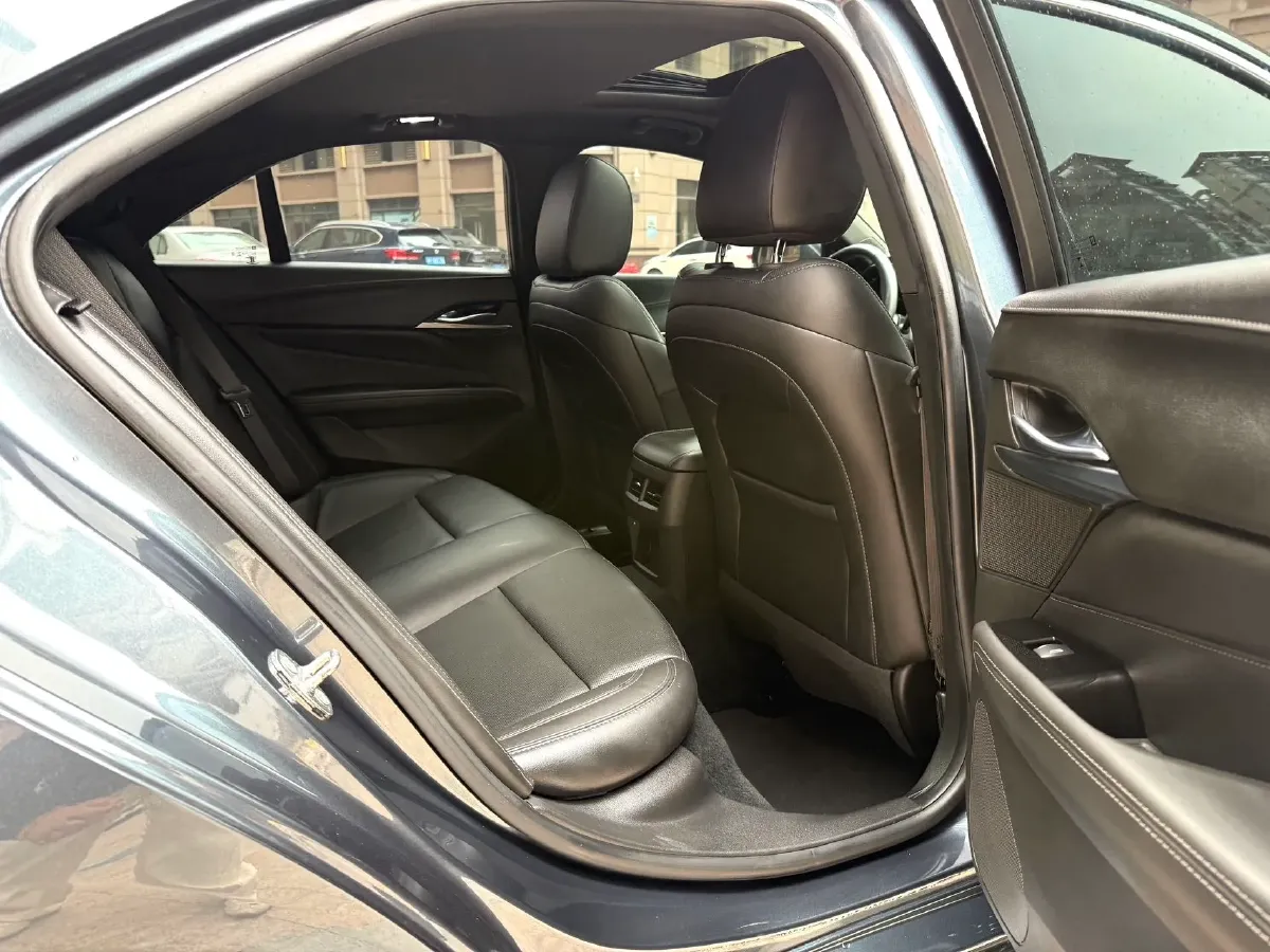 2021 Cadillac CT4 2.0T 237HP L4 8AT,autocango,china used car exporter,china ev exporter,chinese used car exporter,chinese used ev exporter