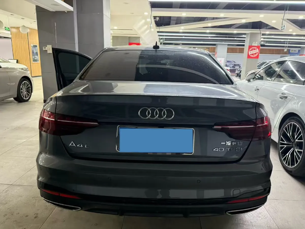 2024 Audi A4L 2.0T 190HP L4 7DCT,autocango,china used car exporter,china ev exporter,chinese used car exporter,chinese used ev exporter