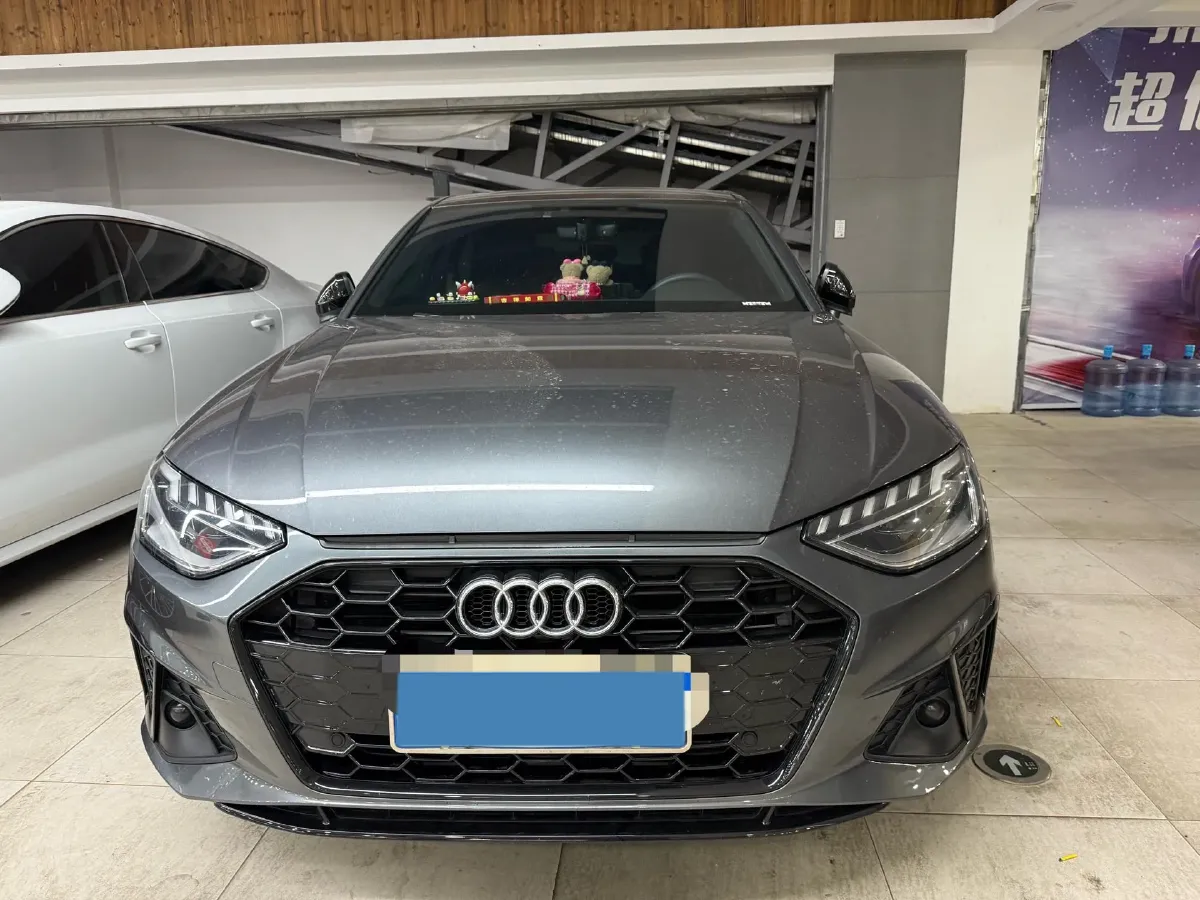 2024 Audi A4L 2.0T 190HP L4 7DCT,autocango,china used car exporter,china ev exporter,chinese used car exporter,chinese used ev exporter
