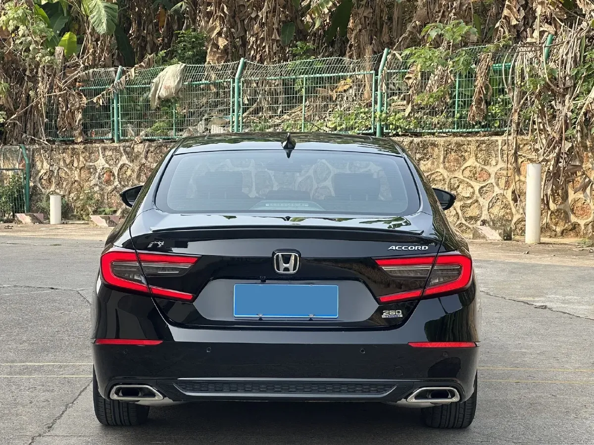 2022 Honda Accord 1.5T 194HP L4 CVT,autocango,china used car exporter,china ev exporter,chinese used car exporter,chinese used ev exporter