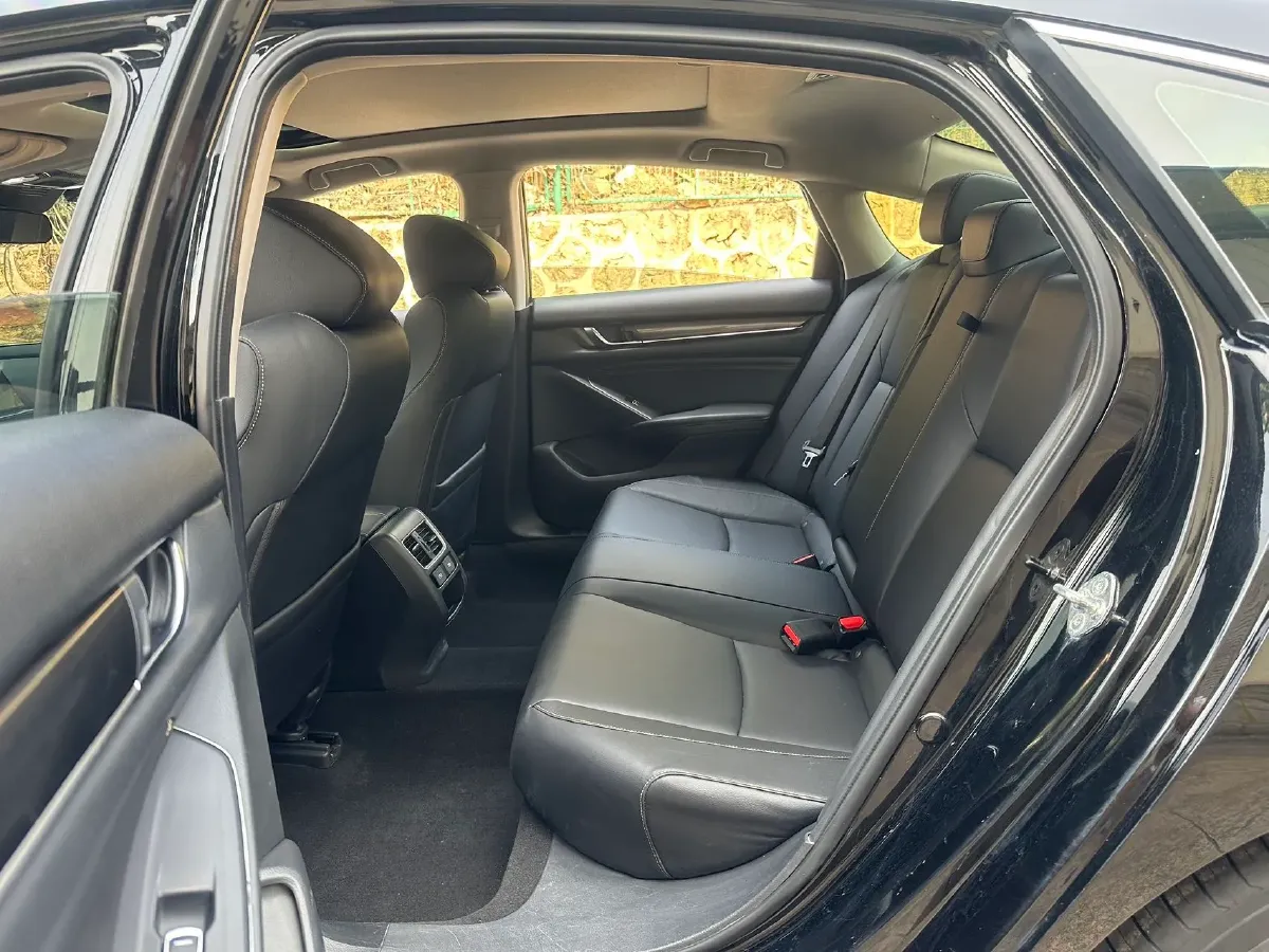 2022 Honda Accord 1.5T 194HP L4 CVT,autocango,china used car exporter,china ev exporter,chinese used car exporter,chinese used ev exporter