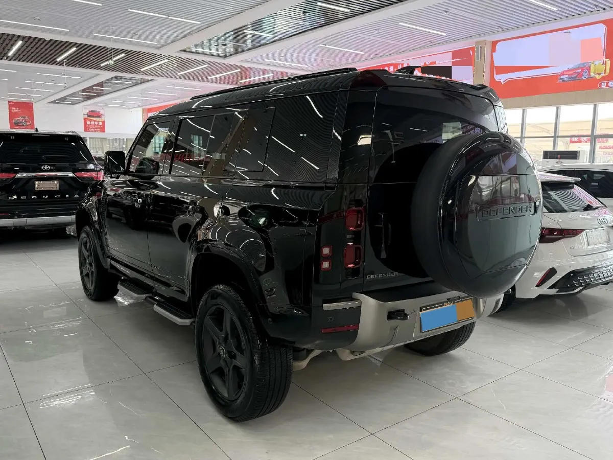 2025 Land Rover Defender 3.0T 400HP L6 8AT,autocango,china used car exporter,china ev exporter,chinese used car exporter,chinese used ev exporter
