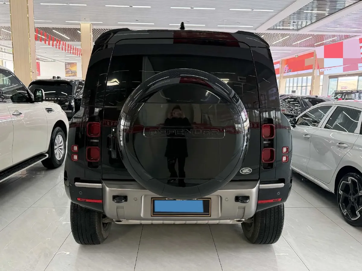 2025 Land Rover Defender 3.0T 400HP L6 8AT,autocango,china used car exporter,china ev exporter,chinese used car exporter,chinese used ev exporter