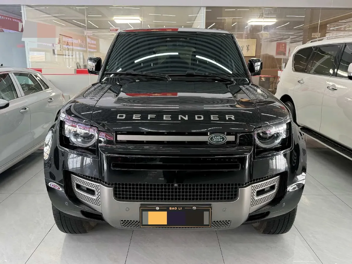 2025 Land Rover Defender 3.0T 400HP L6 8AT,autocango,china used car exporter,china ev exporter,chinese used car exporter,chinese used ev exporter