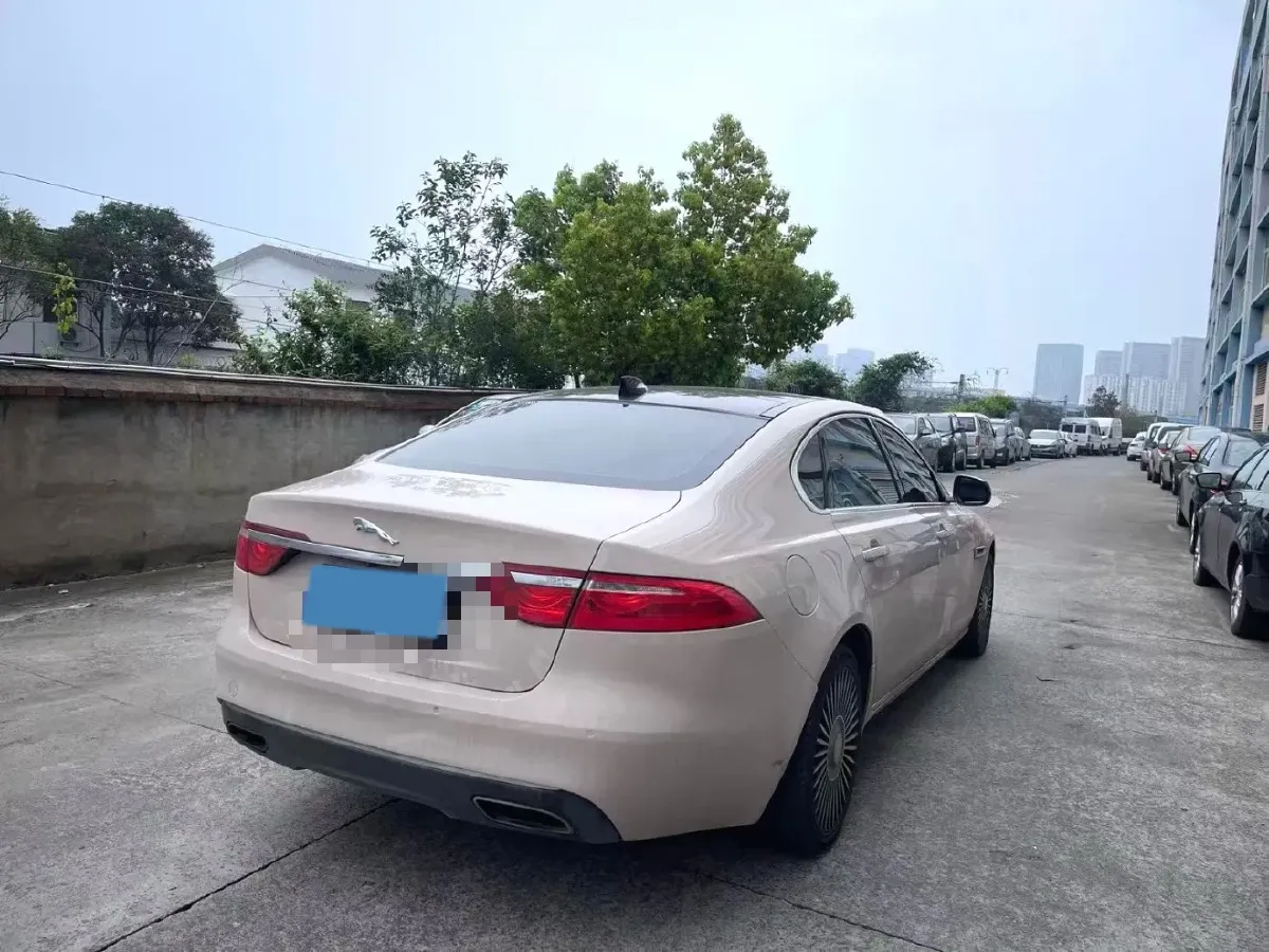 2018 Mercedes-Benz E Class 2.0T 184HP L4 9AT,autocango,china used car exporter,china ev exporter,chinese used car exporter,chinese used ev exporter
