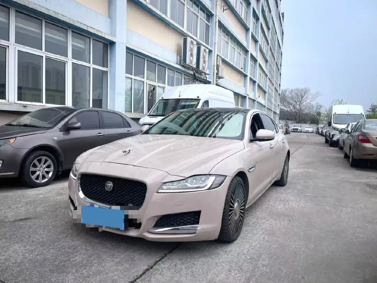 2018 Mercedes-Benz E Class 2.0T 184HP L4 9AT,autocango,china used car exporter,china ev exporter,chinese used car exporter,chinese used ev exporter