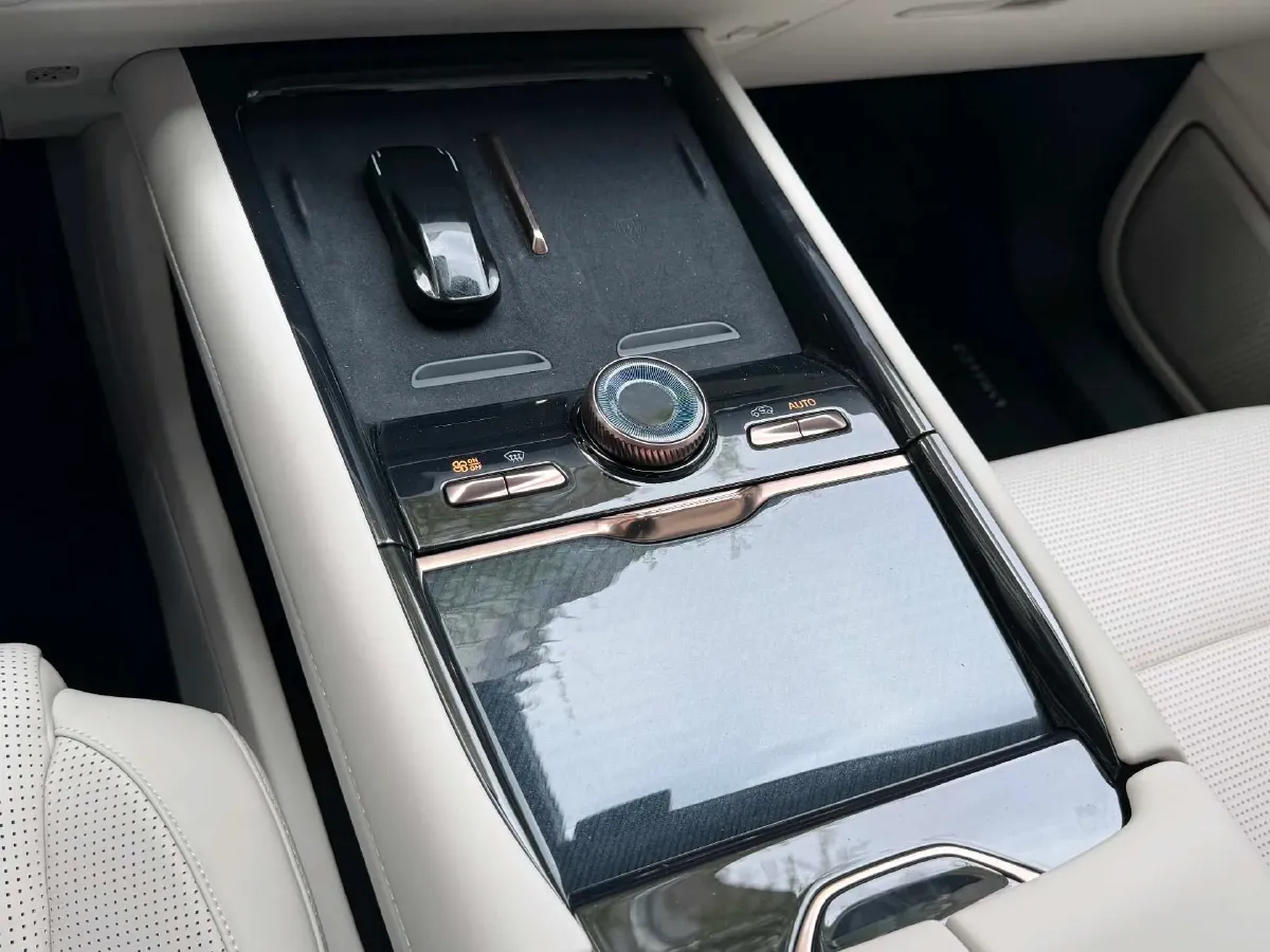 2025 LYNK&CO 900 2.0T 254HP L4 3DHT PHEV,autocango,china used car exporter,china ev exporter,chinese used car exporter,chinese used ev exporter