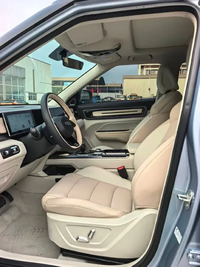 2023 Geely ICON 1.5T 181HP L4 7DCT,autocango,china used car exporter,china ev exporter,chinese used car exporter,chinese used ev exporter