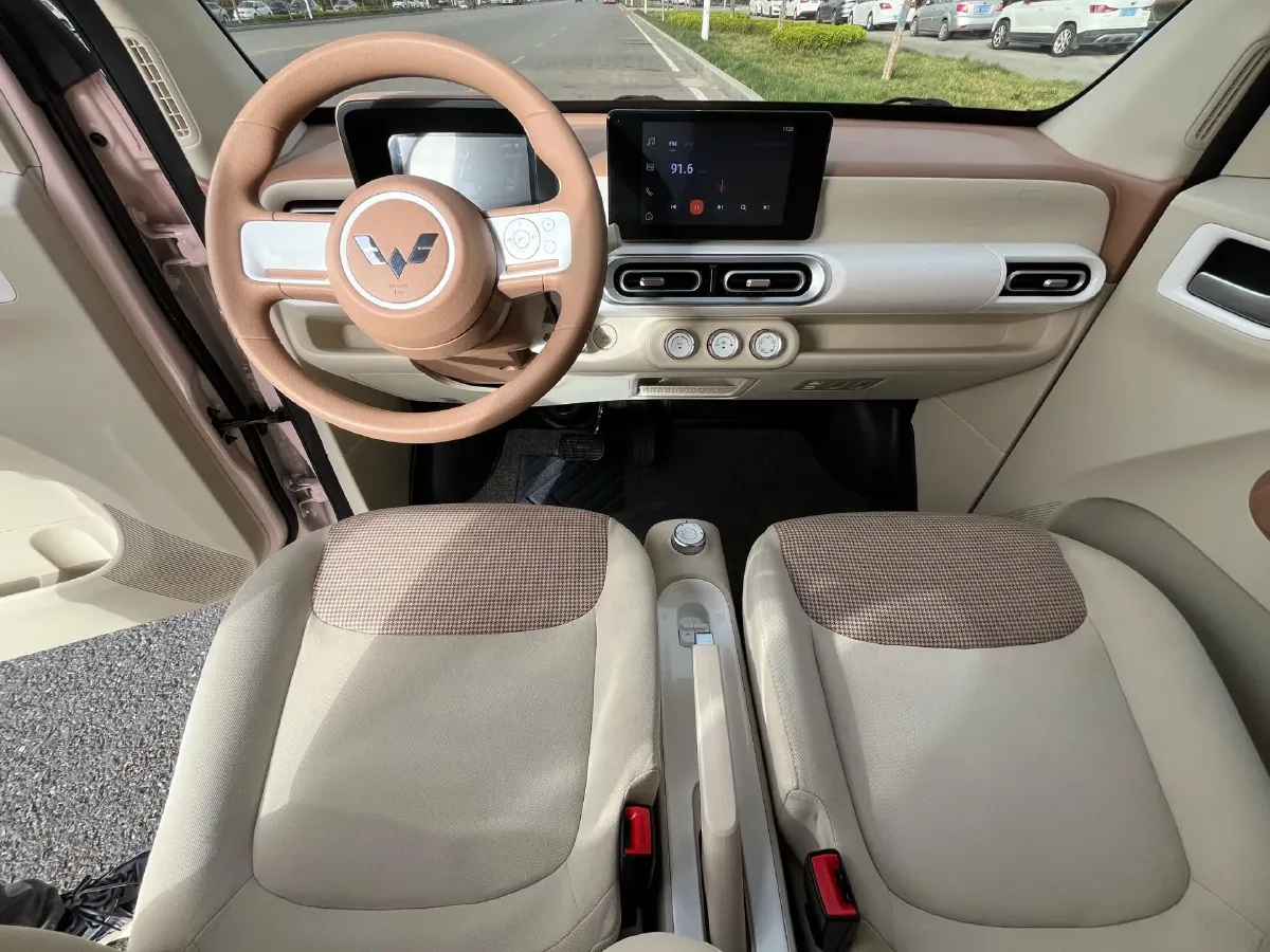 2024 WuLing HongGuang MINI EV BEV 17.3KWH,autocango,china used car exporter,china ev exporter,chinese used car exporter,chinese used ev exporter