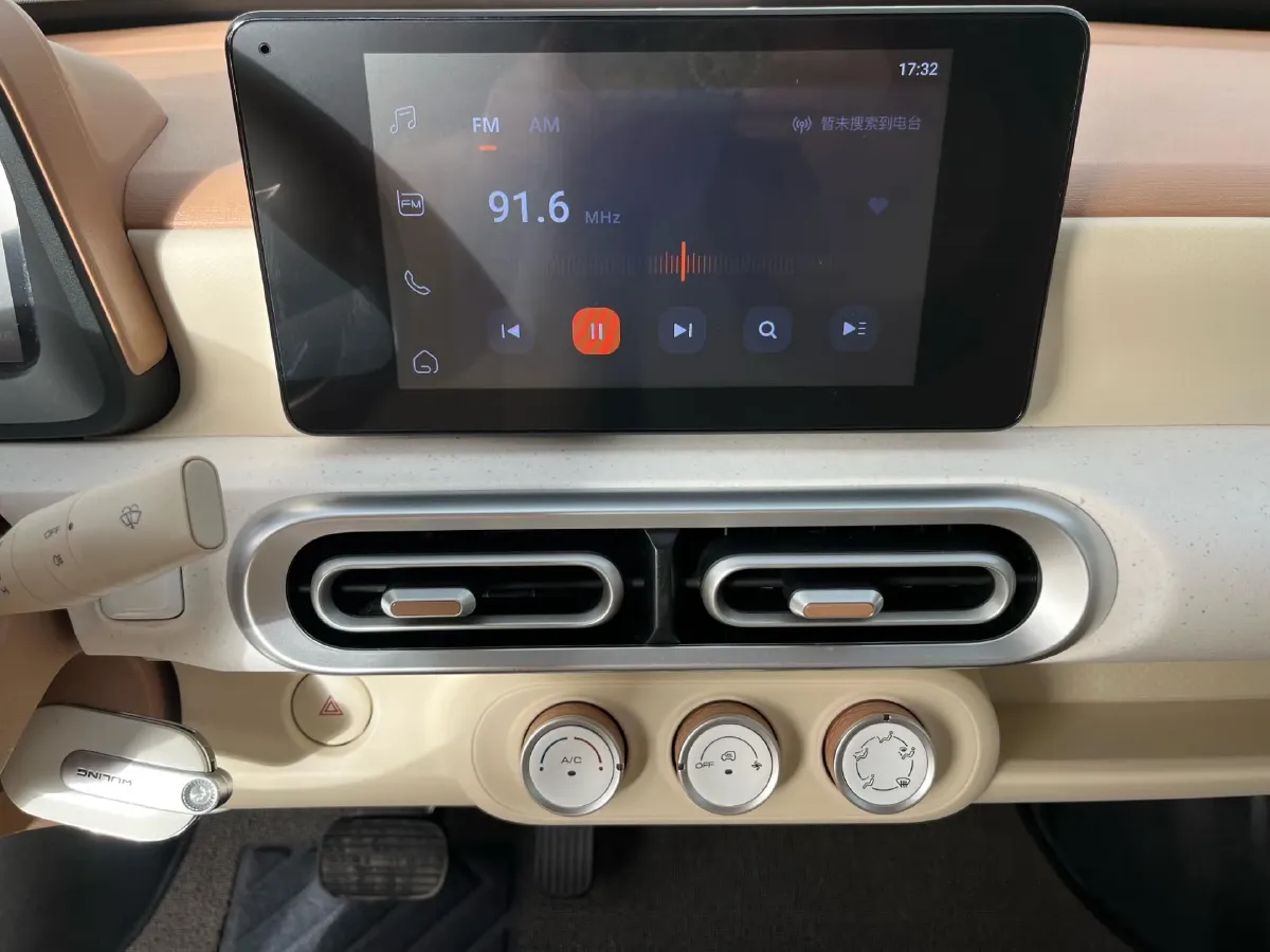 2024 WuLing HongGuang MINI EV BEV 17.3KWH,autocango,china used car exporter,china ev exporter,chinese used car exporter,chinese used ev exporter