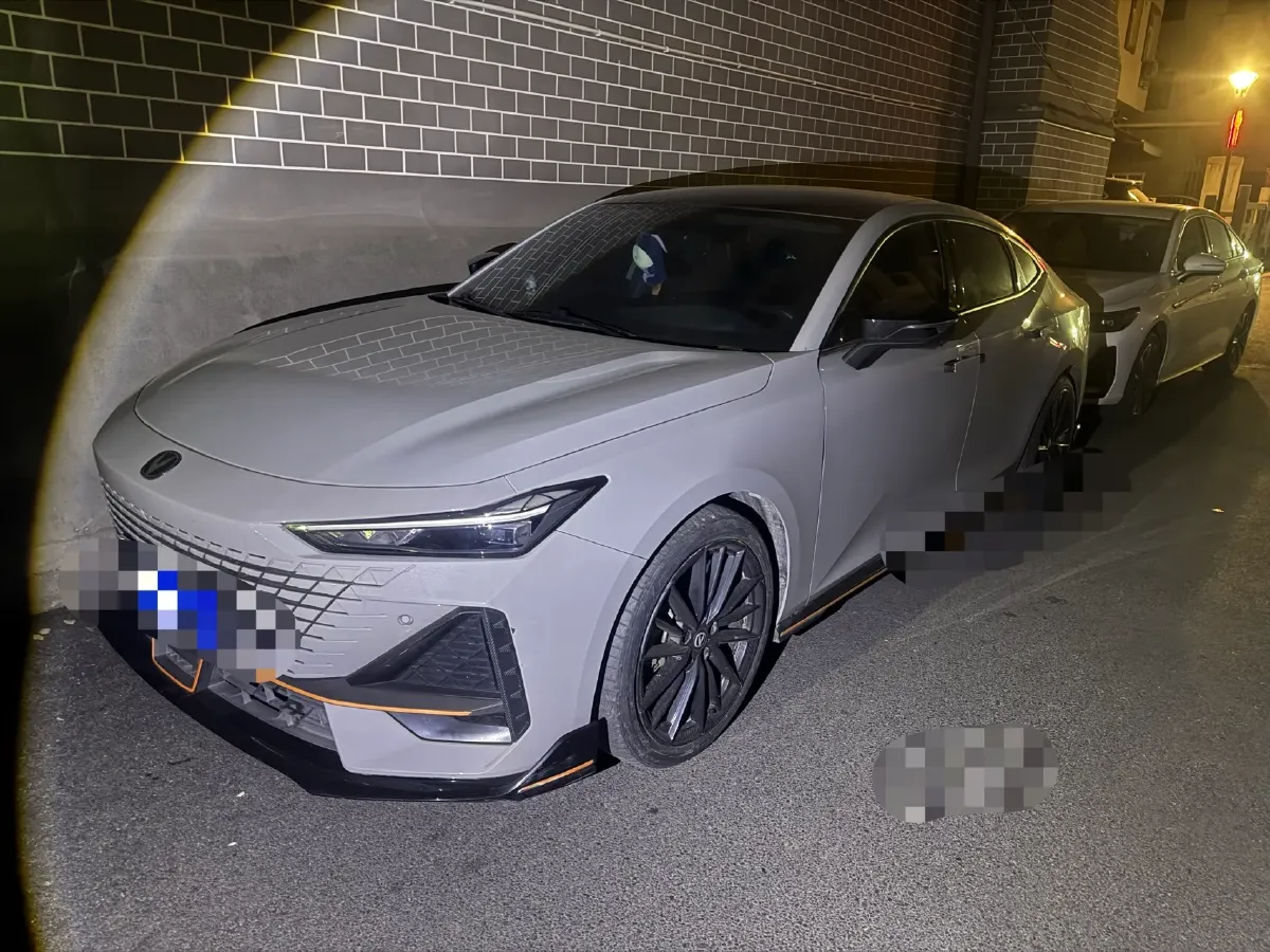 2024 ChangAn UNI-V 1.5T 188HP L4 7DCT,autocango,china used car exporter,china ev exporter,chinese used car exporter,chinese used ev exporter