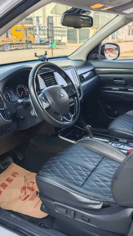 2019 Mitsubishi Outlander 2.4L 192HP L4 CVT,autocango,china used car exporter,china ev exporter,chinese used car exporter,chinese used ev exporter