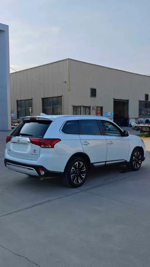 2019 Mitsubishi Outlander 2.4L 192HP L4 CVT,autocango,china used car exporter,china ev exporter,chinese used car exporter,chinese used ev exporter