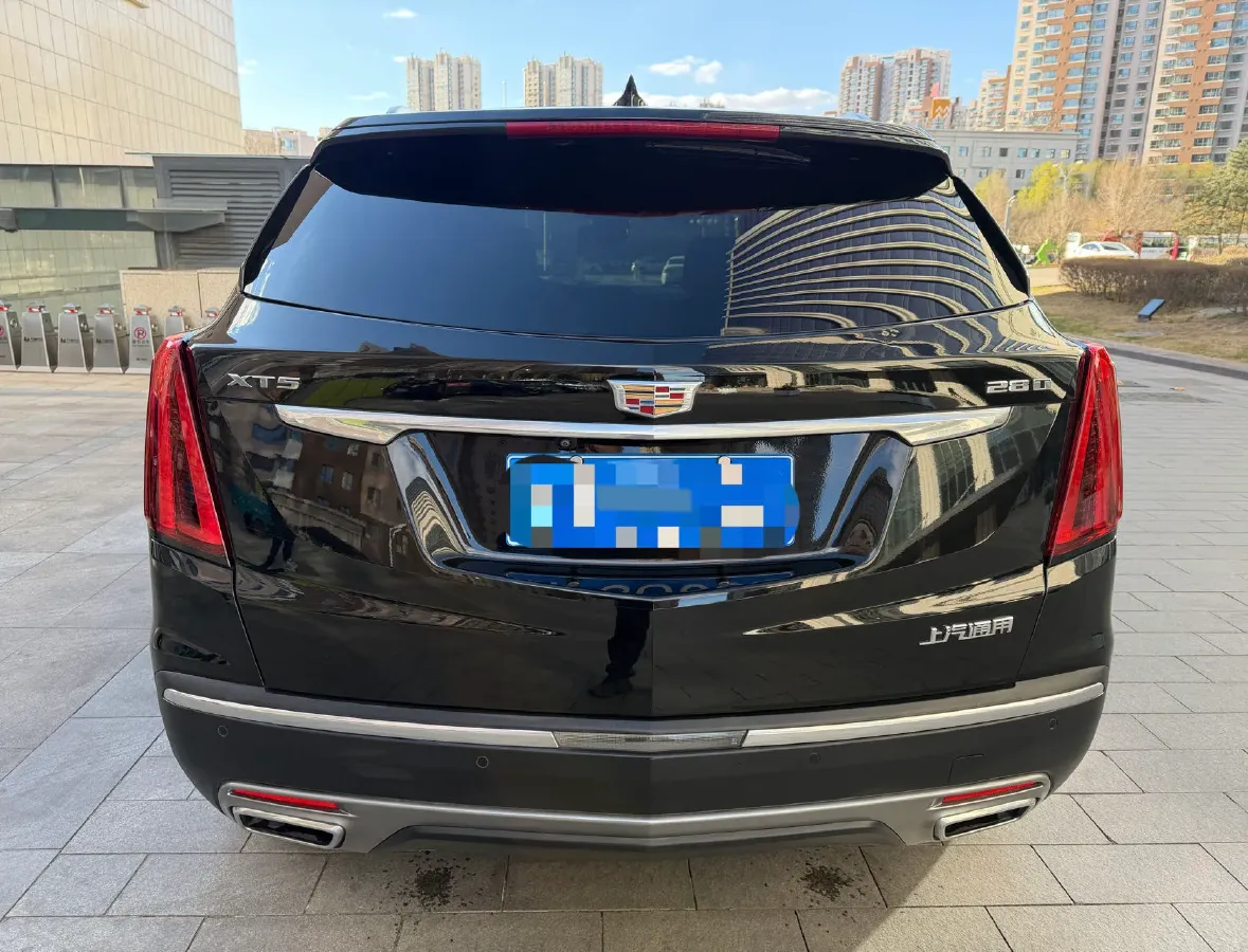 2021 Cadillac XT5 2.0T 237HP L4 9AT,autocango,china used car exporter,china ev exporter,chinese used car exporter,chinese used ev exporter