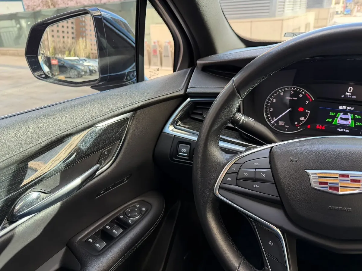 2021 Cadillac XT5 2.0T 237HP L4 9AT,autocango,china used car exporter,china ev exporter,chinese used car exporter,chinese used ev exporter