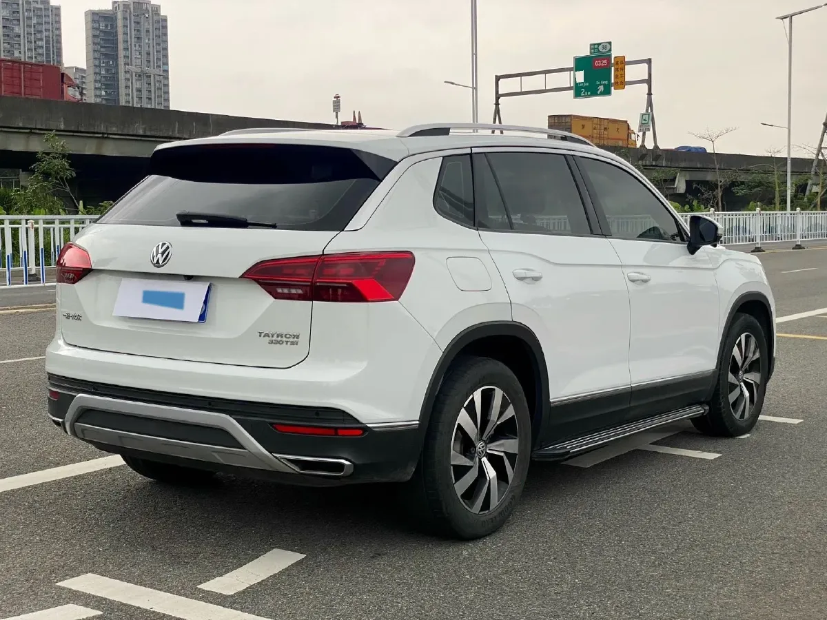 2019 Jeep Cherokee 2.0T 234HP L4 9AT,autocango,china used car exporter,china ev exporter,chinese used car exporter,chinese used ev exporter