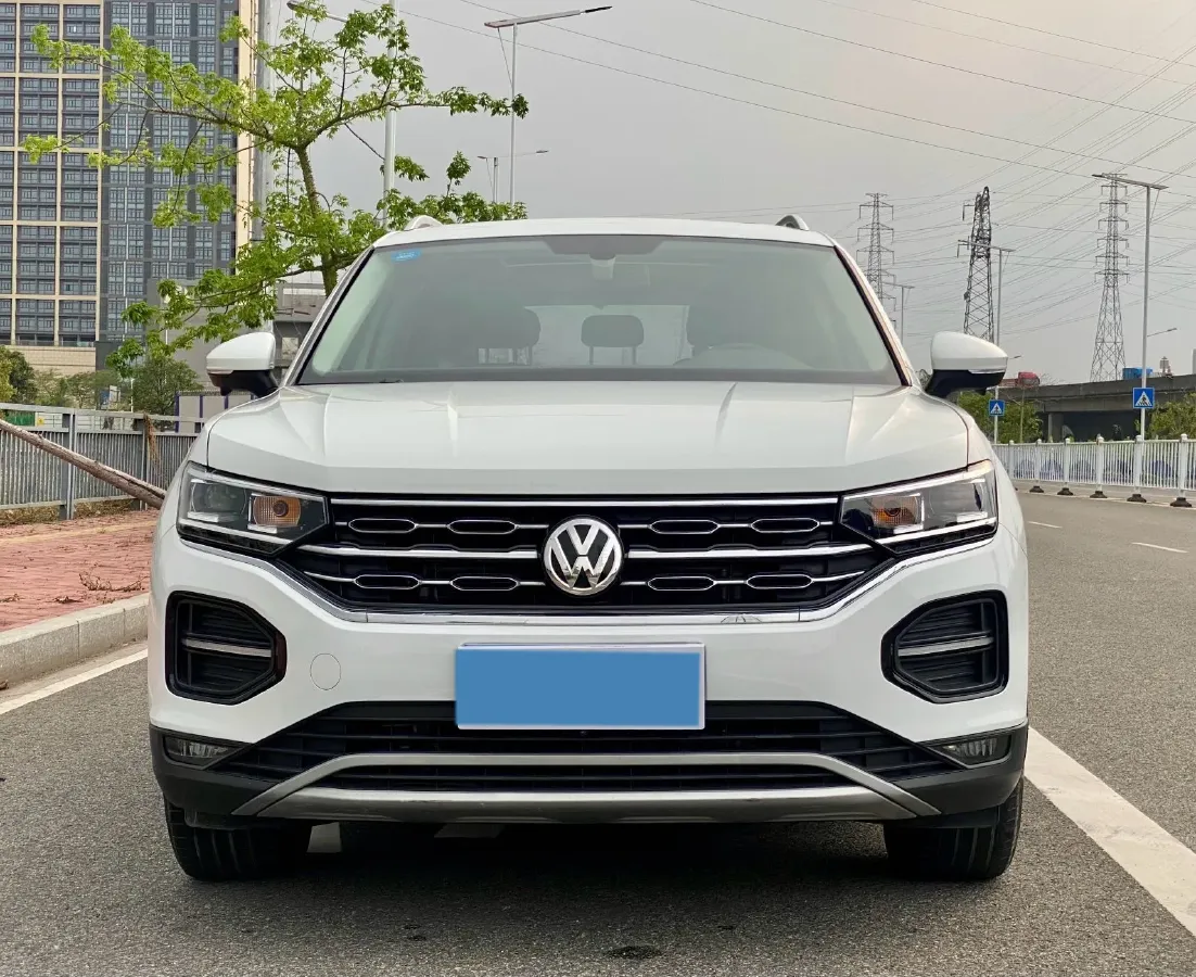 2019 Jeep Cherokee 2.0T 234HP L4 9AT,autocango,china used car exporter,china ev exporter,chinese used car exporter,chinese used ev exporter
