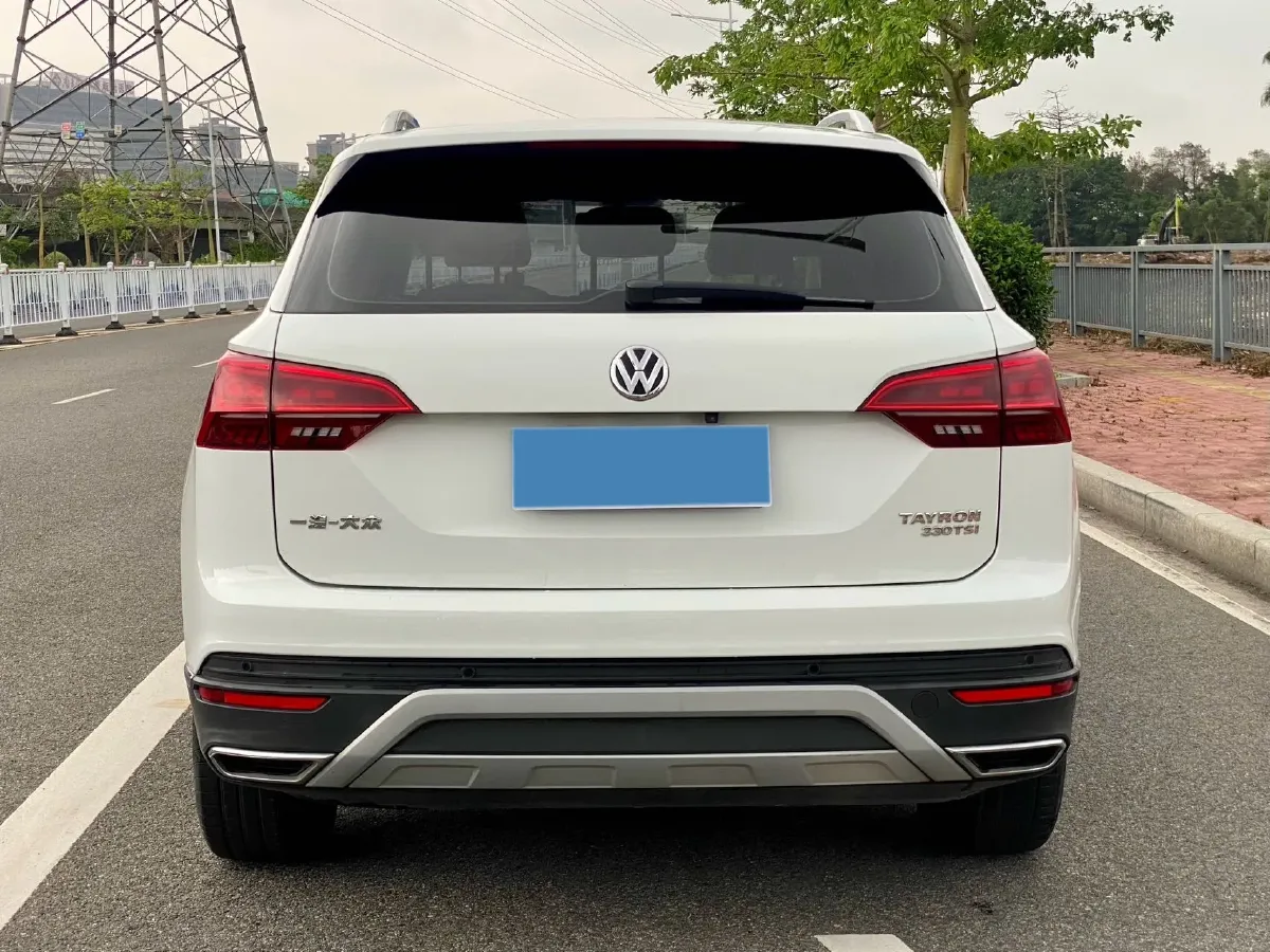 2019 Jeep Cherokee 2.0T 234HP L4 9AT,autocango,china used car exporter,china ev exporter,chinese used car exporter,chinese used ev exporter