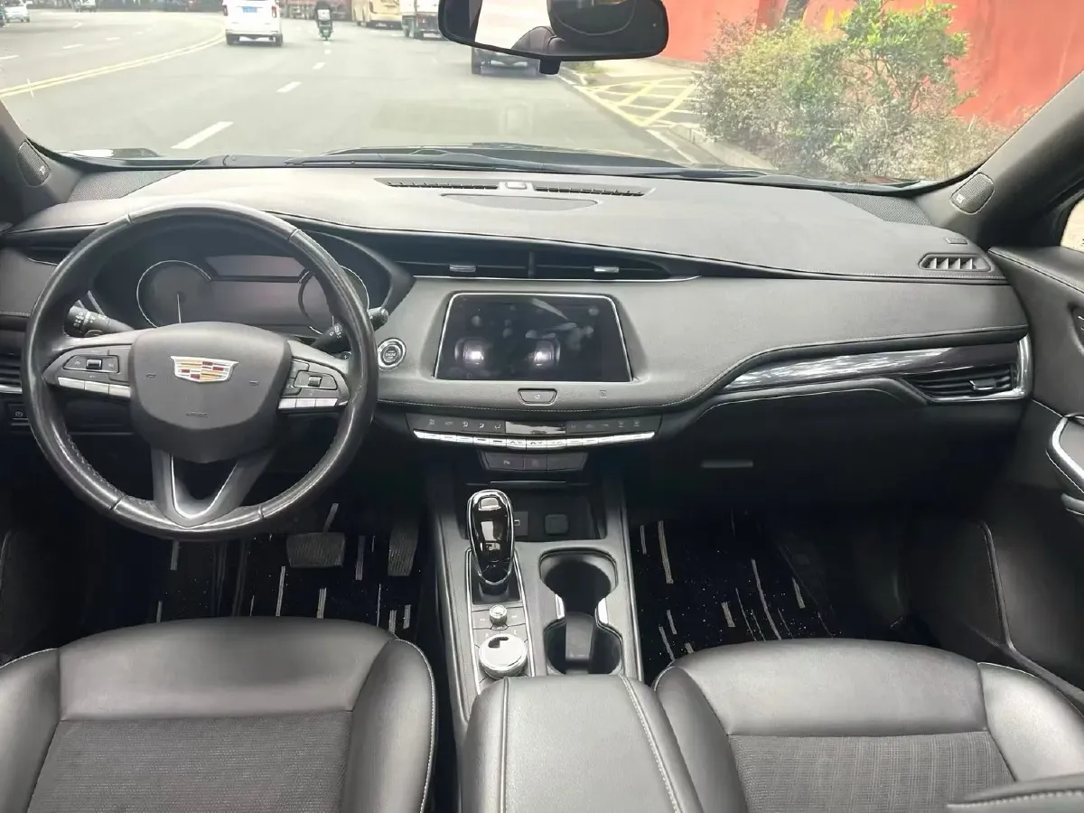 2020 Cadillac XT4 2.0T 237HP L4 9AT,autocango,china used car exporter,china ev exporter,chinese used car exporter,chinese used ev exporter