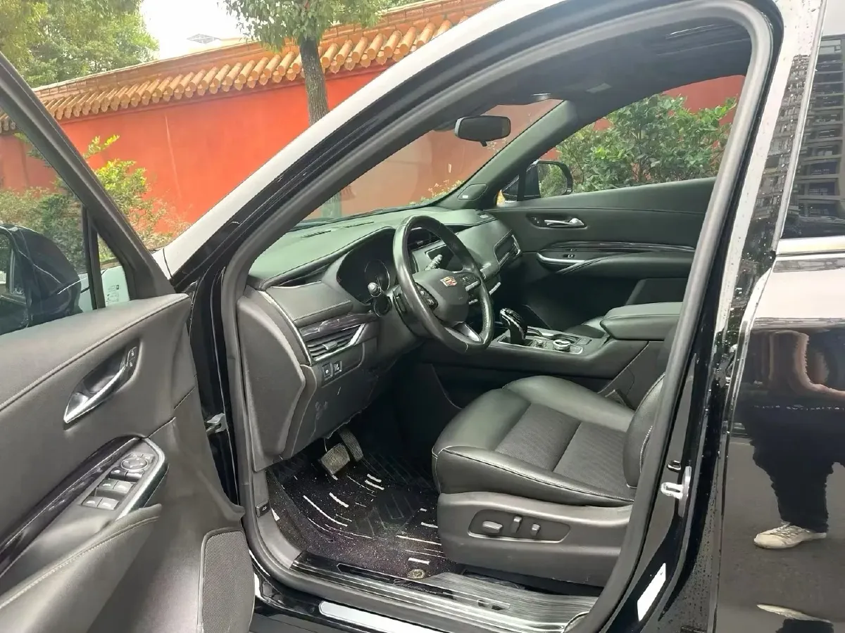 2020 Cadillac XT4 2.0T 237HP L4 9AT,autocango,china used car exporter,china ev exporter,chinese used car exporter,chinese used ev exporter