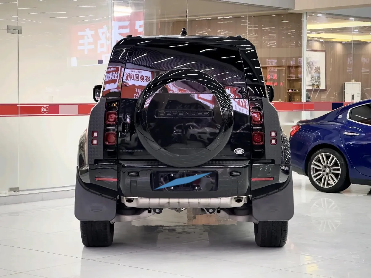 2025 Land Rover Defender 3.0T 400HP L6 8AT,autocango,china used car exporter,china ev exporter,chinese used car exporter,chinese used ev exporter
