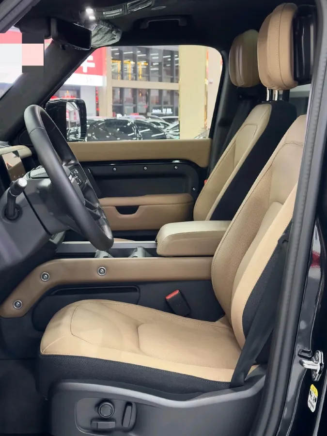 2025 Land Rover Defender 3.0T 400HP L6 8AT,autocango,china used car exporter,china ev exporter,chinese used car exporter,chinese used ev exporter