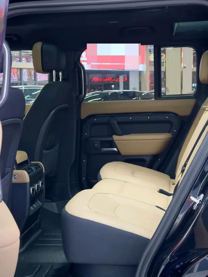 2025 Land Rover Defender 3.0T 400HP L6 8AT,autocango,china used car exporter,china ev exporter,chinese used car exporter,chinese used ev exporter