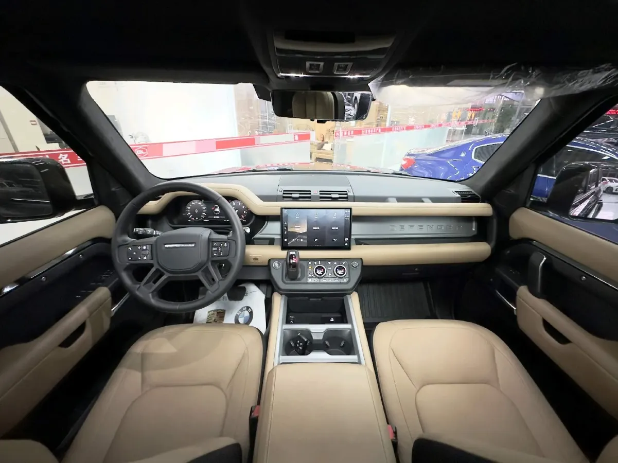 2025 Land Rover Defender 3.0T 400HP L6 8AT,autocango,china used car exporter,china ev exporter,chinese used car exporter,chinese used ev exporter