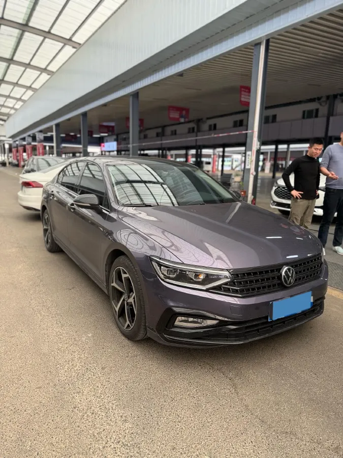 2023 Volkswagen Magotan 2.0T 186HP L4 7DCT,autocango,china used car exporter,china ev exporter,chinese used car exporter,chinese used ev exporter